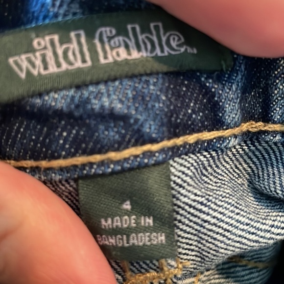 NWT Wild Fable Dad Jean SZ 4 High Rise Patches on Front - Picture 13 of 13
